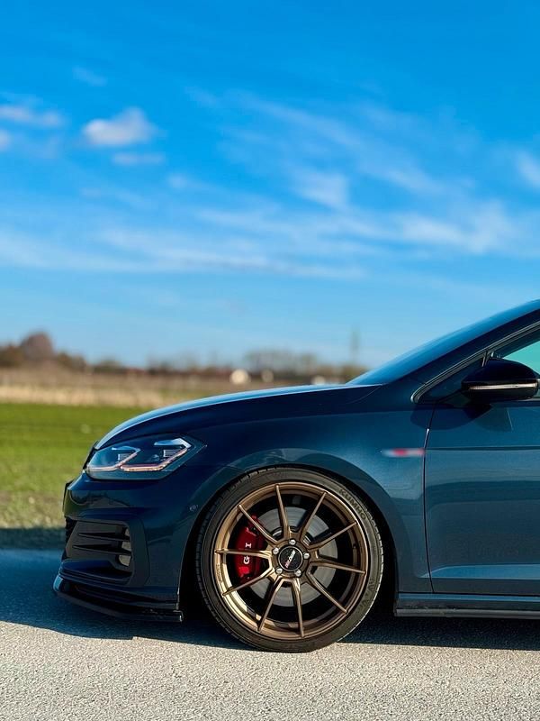 Gebraucht VW Golf VII GTI 245 PS (180 kW) 2017 Andere farben Limousine