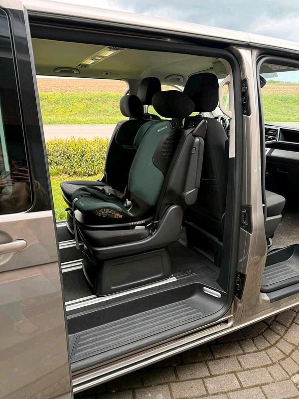 Usata VW Multivan Comfortline 200 CV (147 kW) 2020 Oro Monovolume