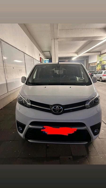 Weiß Gebraucht 2020 Toyota Proace Verso Kombi | 17.900 € (Superpreis) - Bild 1/4