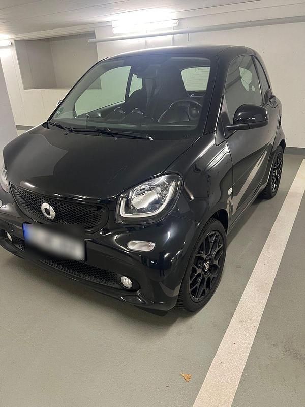 Schwarz Gebraucht 2017 Smart ForTwo Coupé Passion Coupé | 12.890 € (Fairer Preis) - Bild 1/4
