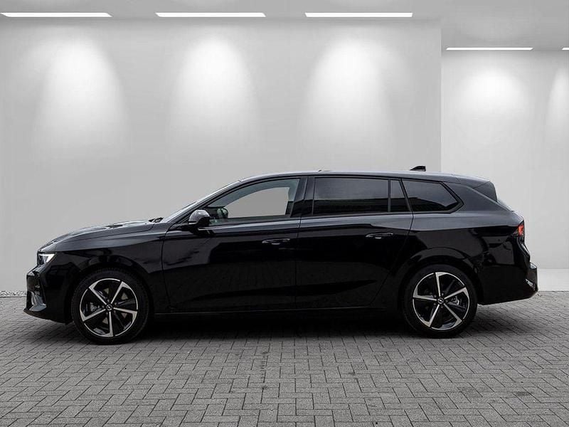 Neu Opel Astra 131 PS (96 kW) 2026 Karbon schwarz Kombi