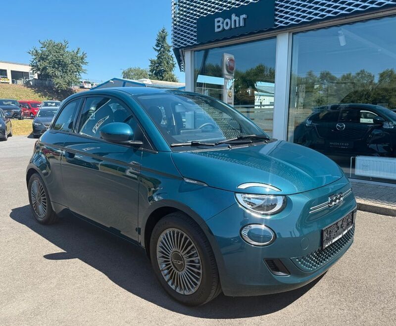 Grün Gebraucht 2022 Fiat 500e Icon Limousine | 17.880 € (Guter Preis) - Bild 1/4