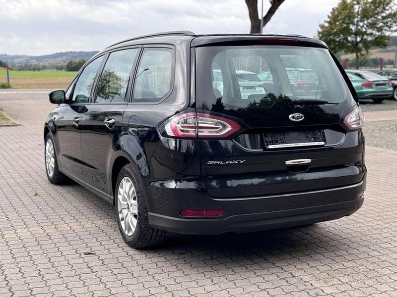 Gebraucht Ford Galaxy 120 PS (88 kW) 2016 Schwarz Van / Kleinbus