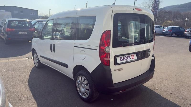 Gebraucht Opel Combo 95 PS (69 kW) 2015 Weiß Van / Kleinbus
