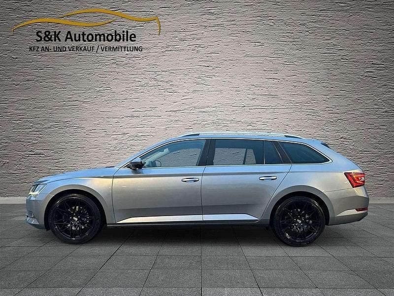 Gebraucht Skoda Superb Style 150 PS (110 kW) 2016 Grau Kombi