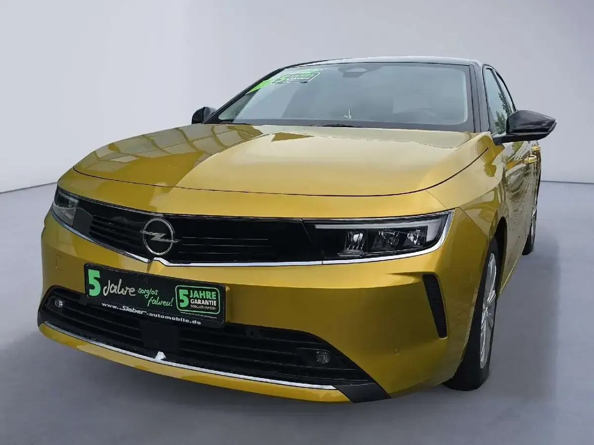 Gebraucht Opel Astra Elegance 131 PS (96 kW) 2023 Kult gelb Kleinwagen