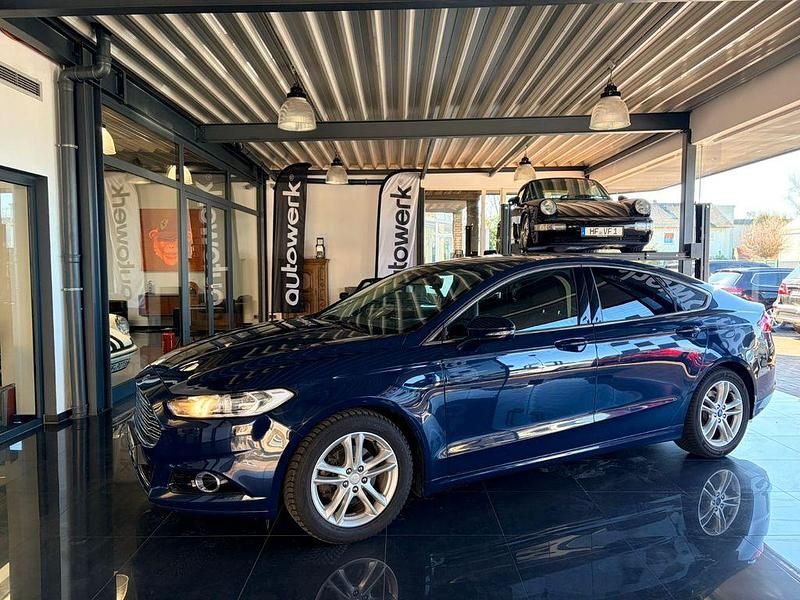 Gebraucht Ford Mondeo Titanium 160 PS (117 kW) 2015 Blau Limousine