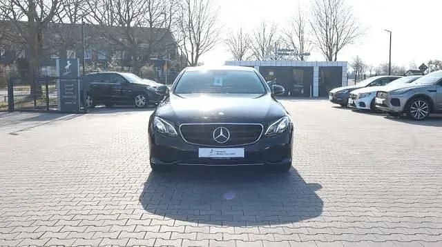 Usata Mercedes E200 184 CV (135 kW) 2017 Nero Berlina