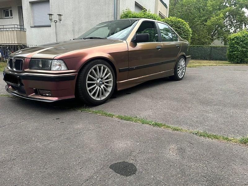 Andere farben Gebraucht 1993 BMW 316 M Sport Limousine | 4.999 € - Bild 1/4