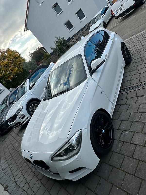 Gebraucht BMW 116 Advantage 136 PS (100 kW) 2015 Weiß Kleinwagen