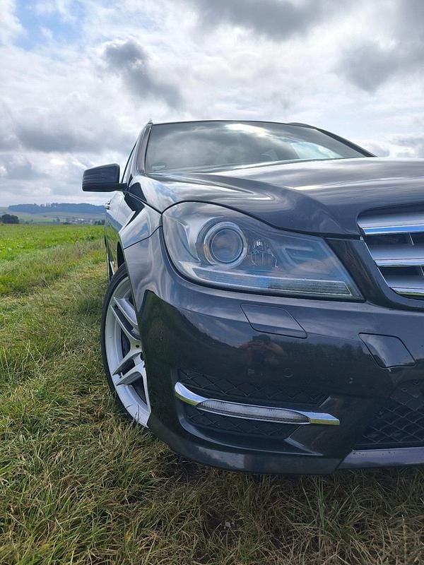 Schwarz Gebraucht 2012 Mercedes C180 Style Kombi | 8.500 € - Bild 1/4