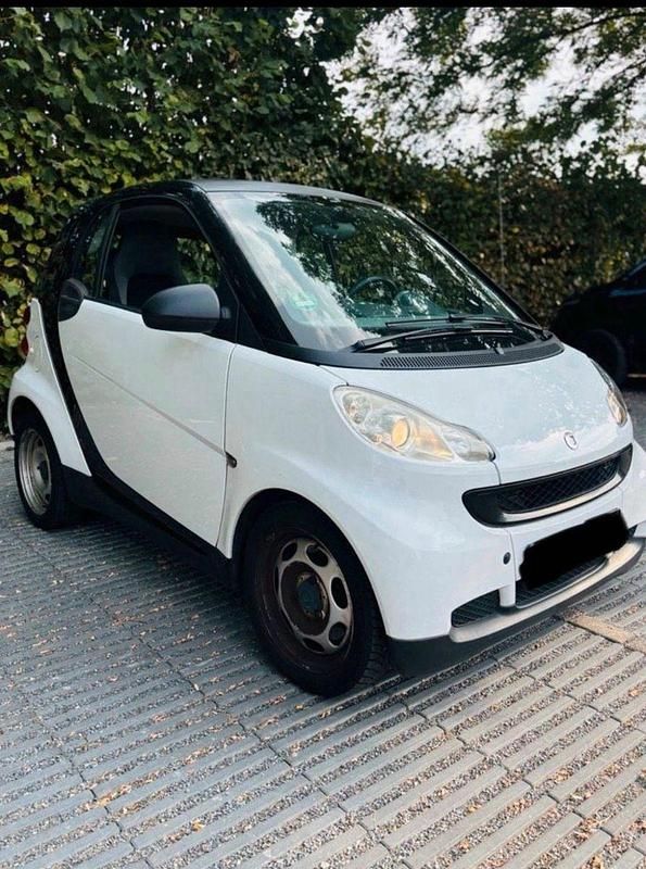Weiß Gebraucht 2009 Smart ForTwo Coupé Passion Coupé | 2.799 € (Fairer Preis) - Bild 1/4
