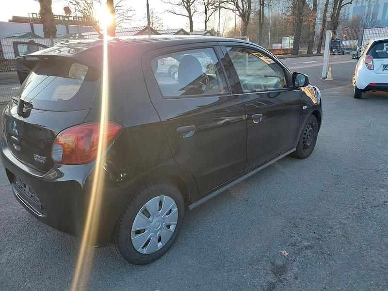 Gebraucht Mitsubishi Space Star 71 PS (52 kW) 2015 Schwarz Kleinwagen