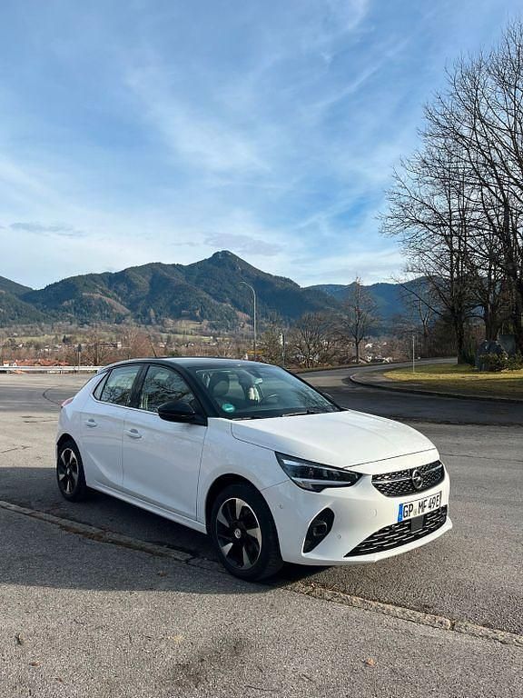 Gebraucht Opel Corsa-e 100 kW (136 PS) 2020 Schwarz Kleinwagen