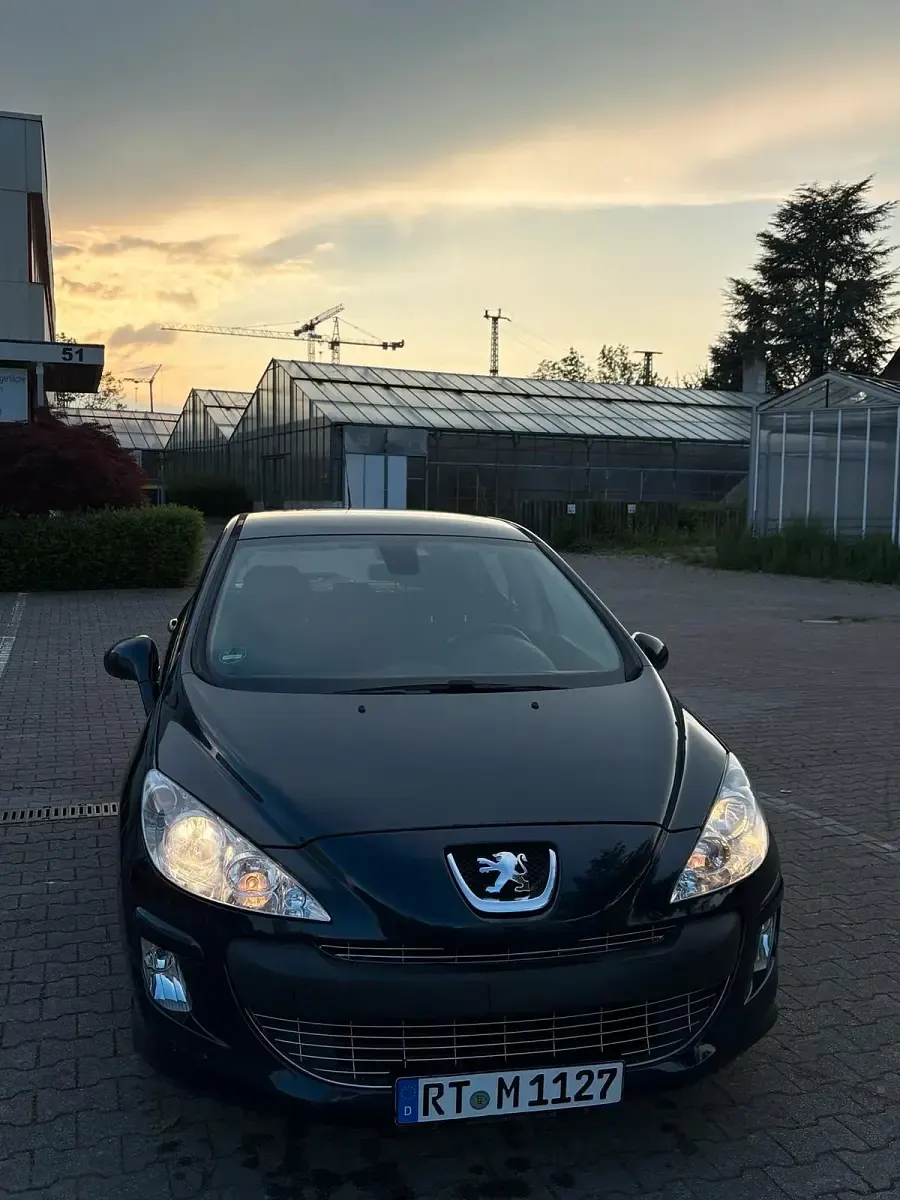 Gebraucht Peugeot 308 120 PS (88 kW) 2009 Blau Kleinwagen