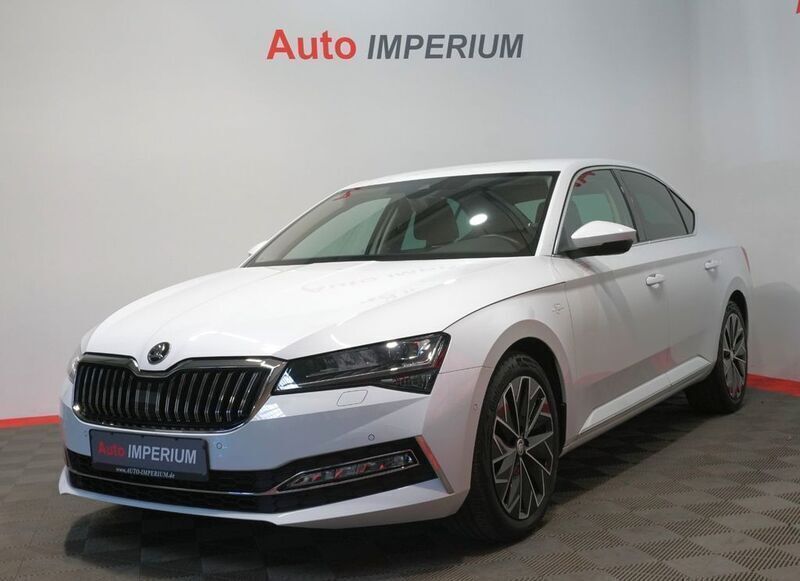 Weiß Gebraucht 2020 Skoda Superb LAURIN & KLEMENT Limousine | 30.590 € (Fairer Preis) - Bild 1/4