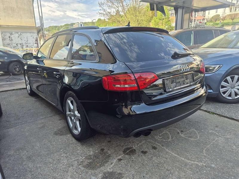 Gebraucht Audi A4 Ambition 120 PS (88 kW) 2011 Brillantschwarz Kombi