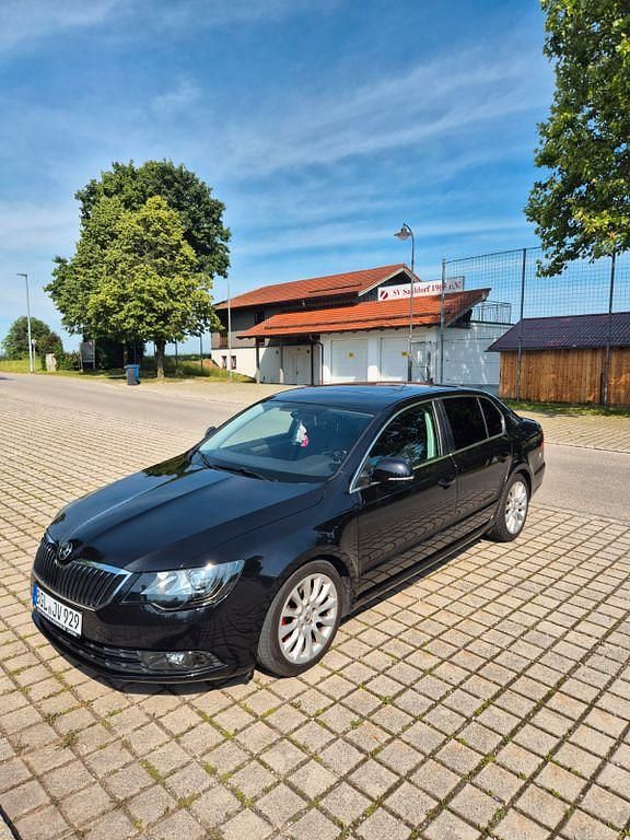 Gebraucht Skoda Superb 170 PS (125 kW) 2014 Schwarz Limousine