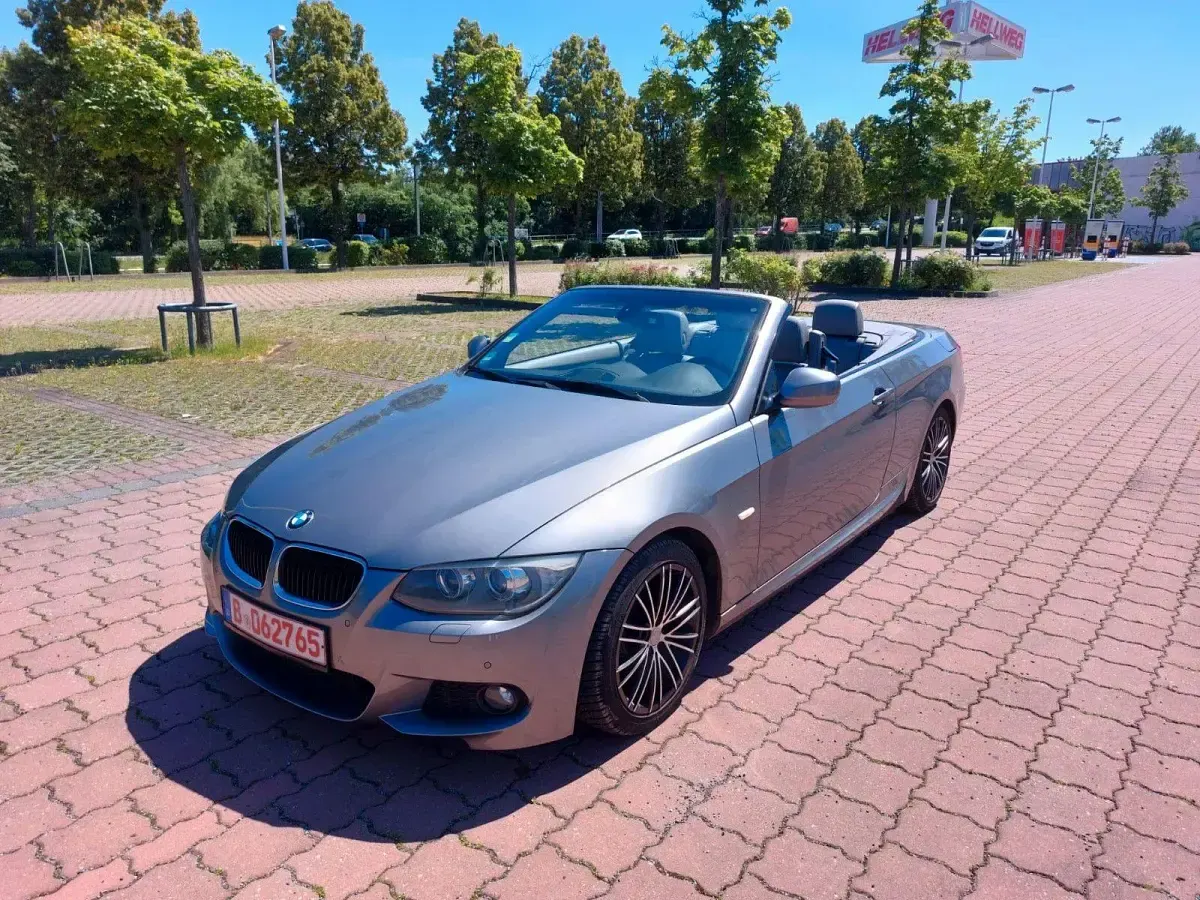 Gebraucht BMW 320 Cabriolet M Sport 184 PS (135 kW) 2011 Grau Cabrio