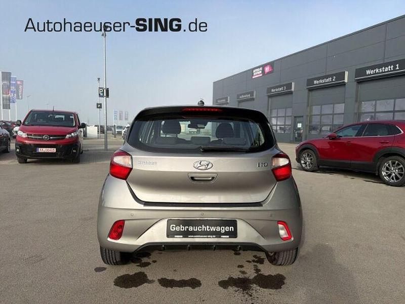 Gebraucht Hyundai i10 Trend 67 PS (49 kW) 2020 Grau Kleinwagen