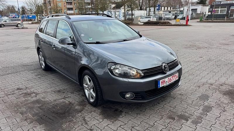 Gebraucht VW Golf VII Comfortline 105 PS (77 kW) 2012 Grau Kombi