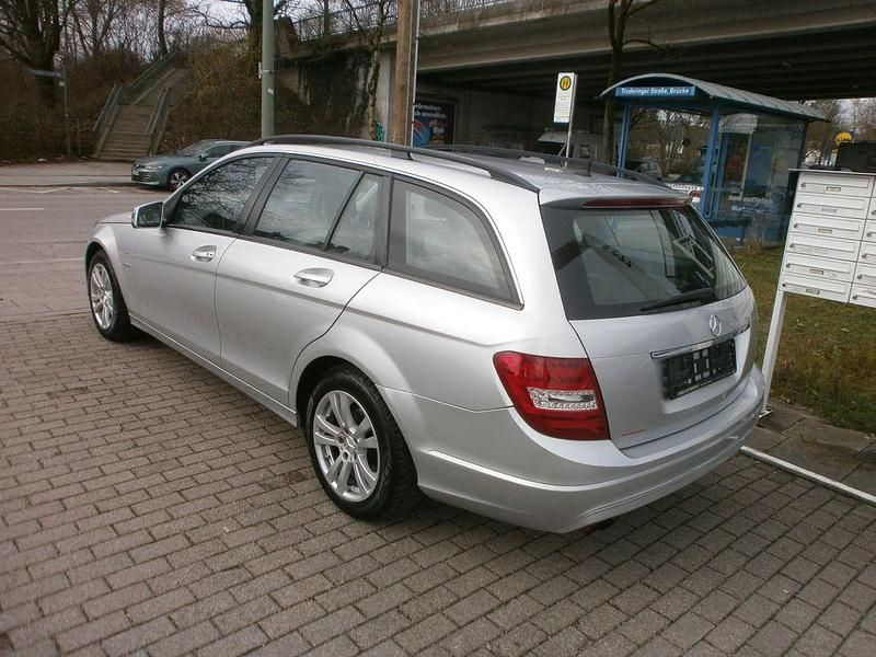 Gebraucht Mercedes C200 136 PS (100 kW) 2011 Silber Kombi