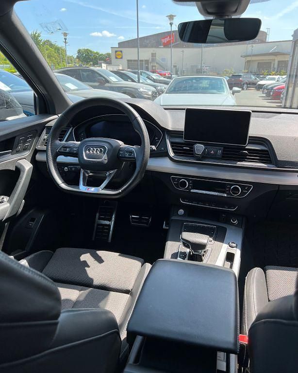 Grau Gebraucht 2020 Audi Q5 Sport SUV | 34.950 € (Etwas zu teuer) - Bild 1/4
