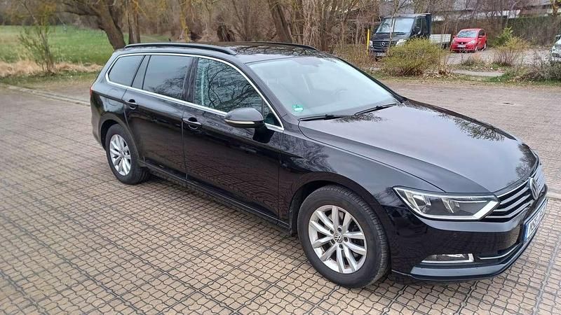 Gebraucht VW Passat Comfortline 120 PS (88 kW) 2015 Schwarz Kombi