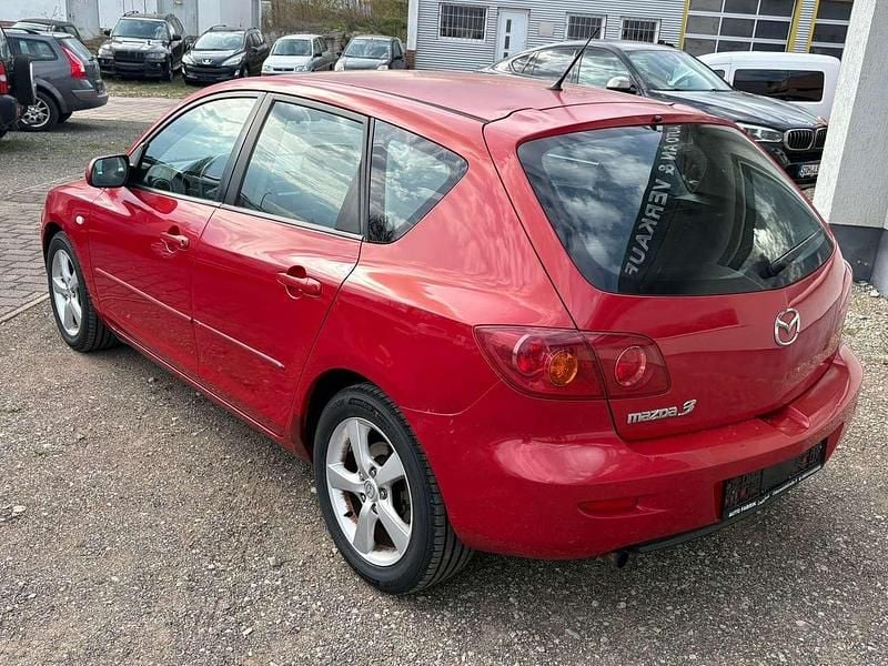 Usado Mazda 3 Comfort 105 HP (77 kW) 2005 Vermelho Citadino