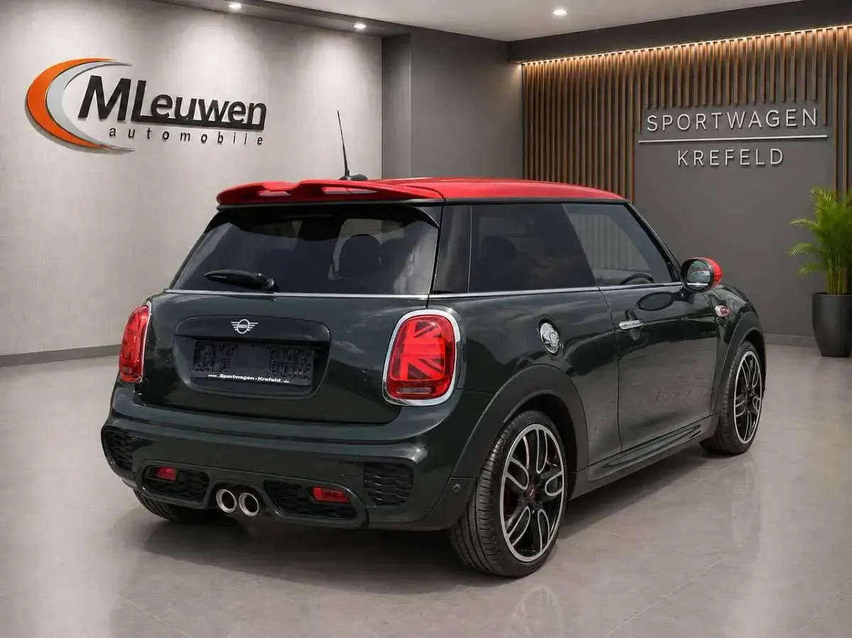 Gebraucht Mini John Cooper Works 231 PS (169 kW) 2020 Rebel green Kleinwagen