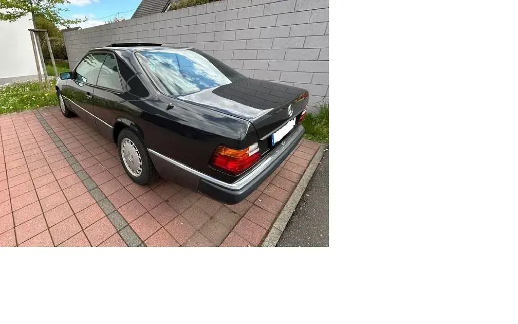 Gebraucht Mercedes 220 150 PS (110 kW) 1993 Schwarz Coupé