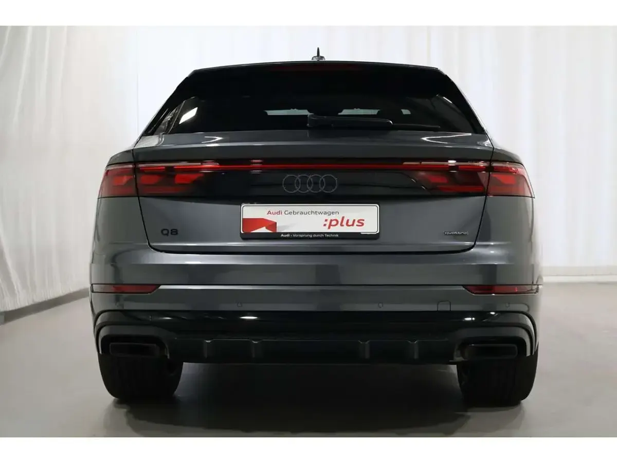Gebraucht Audi Q8 Design 286 PS (210 kW) 2025 Daytonagrau perleffekt SUV