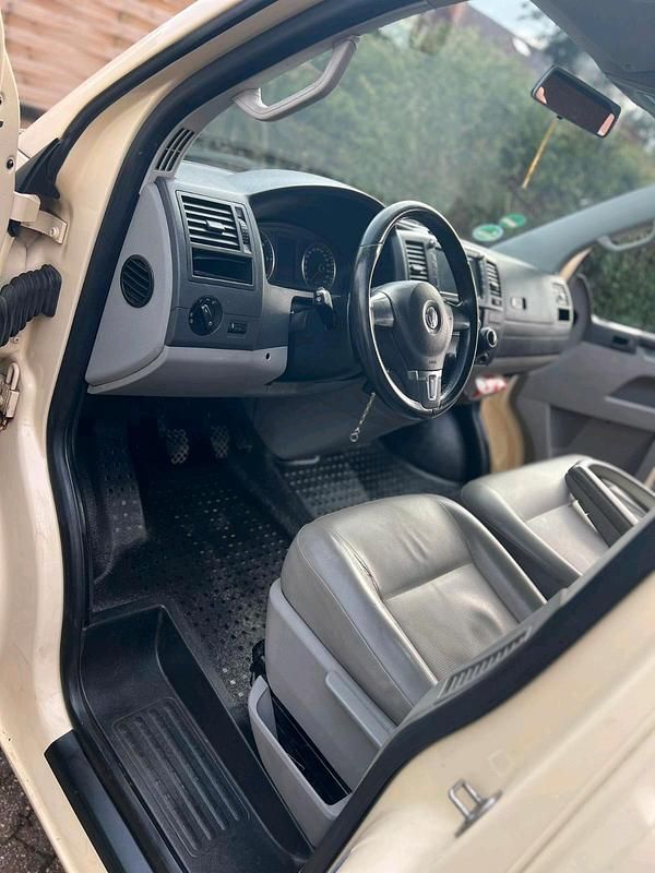 Gebraucht VW Transporter 114 PS (83 kW) 2013 Beige Van