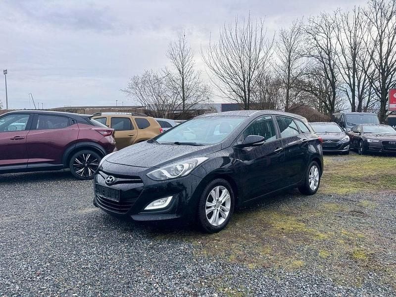 Schwarz Gebraucht 2013 Hyundai i30 Edition Kombi | 6.500 € (Fairer Preis) - Bild 1/4