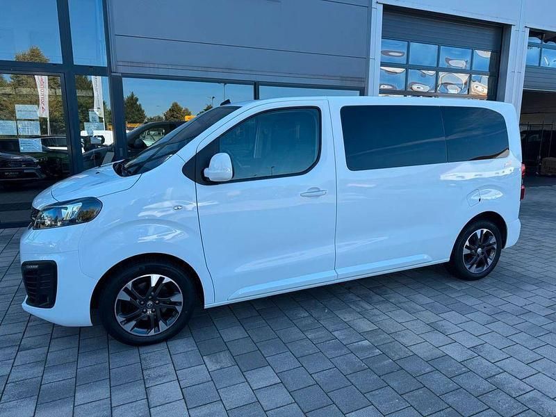 Weiß Gebraucht 2020 Opel Zafira Life Van | 28.870 € (Teuer) - Bild 1/4