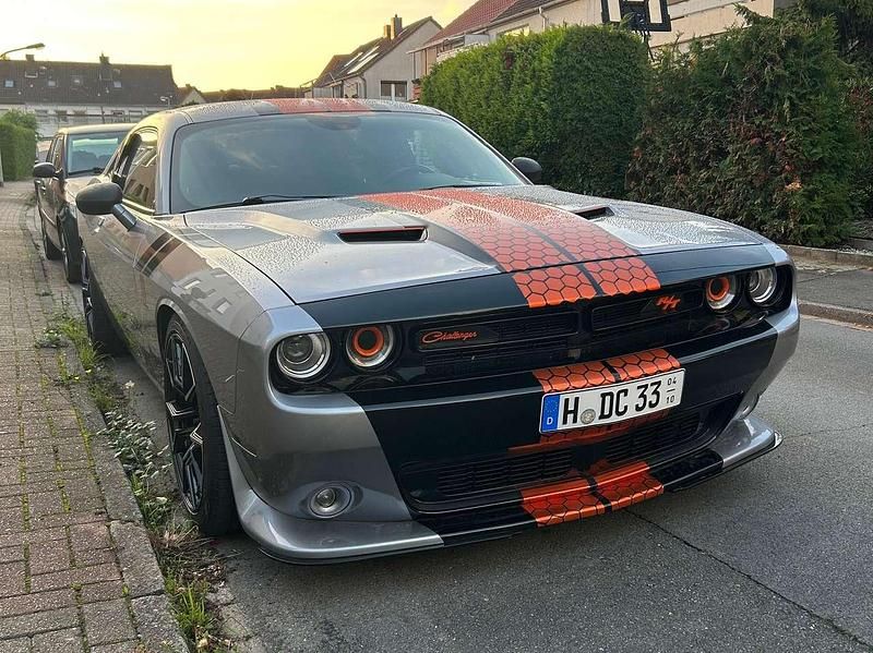 Grau Gebraucht 2016 Dodge Challenger SXT Coupé | 23.500 € (Fairer Preis) - Bild 1/4