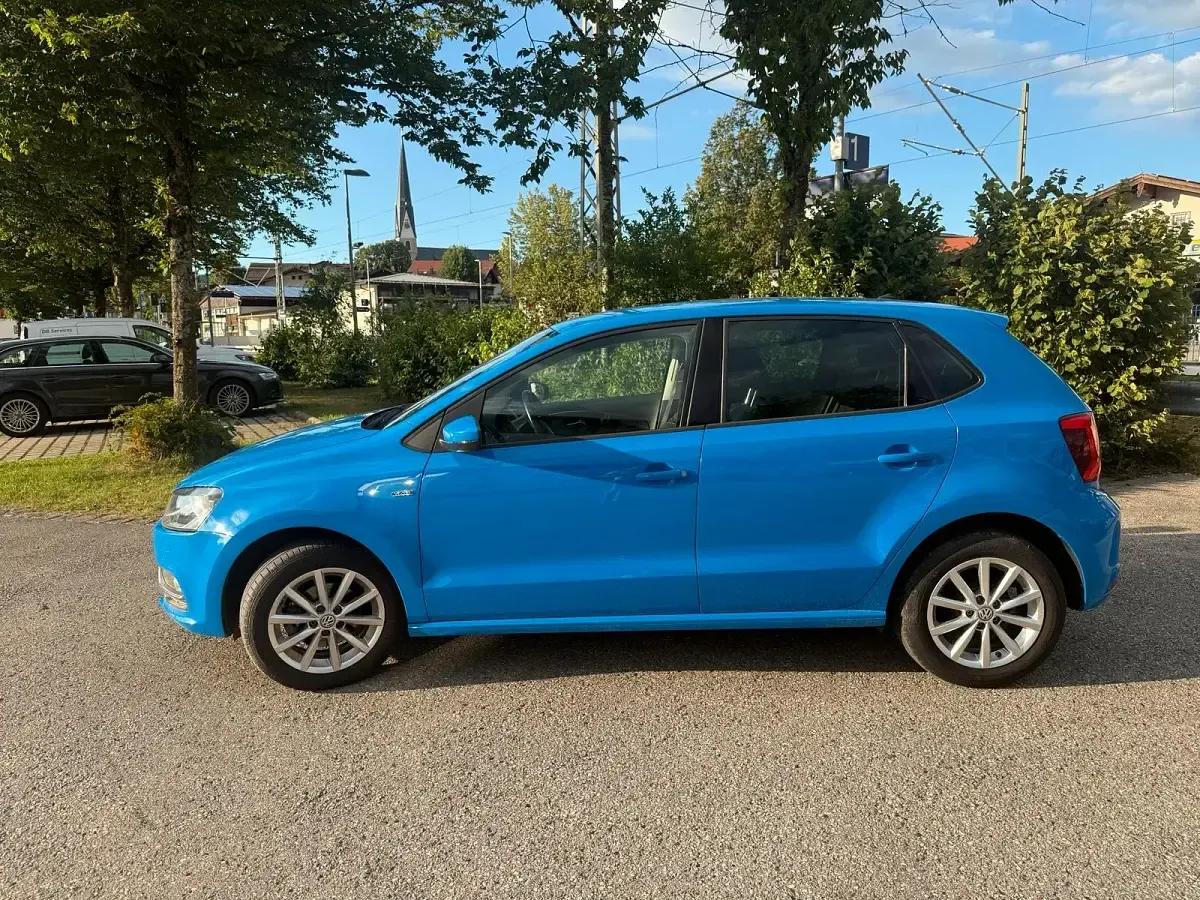 Gebraucht VW Polo Comfortline 75 PS (55 kW) 2015 Blau Kleinwagen