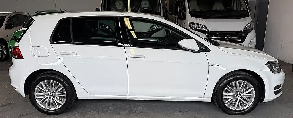 Używany VW Golf VII Cup 150 KM (110 kW) 2014 Biały Sedan/Limuzyna
