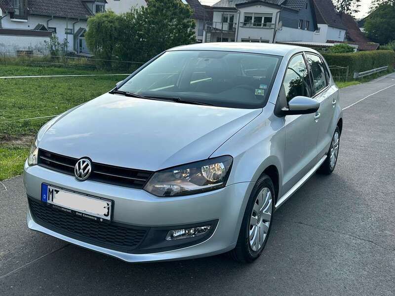 Silber Gebraucht 2011 VW Polo Limousine | 5.700 € (Guter Preis) - Bild 1/4