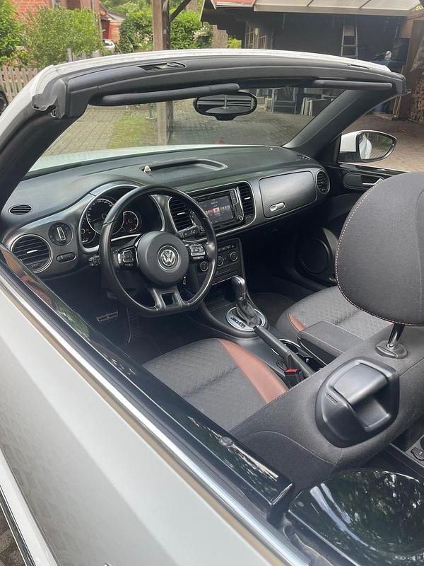 Gebraucht VW Beetle Allstar 105 PS (77 kW) 2016 Weiß Kleinwagen