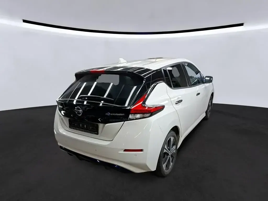 Gebraucht Nissan Leaf 360º 160 kW (218 PS) 2021 Weiß Kleinwagen