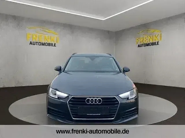 Używany Audi A4 Basis 150 KM (110 kW) 2019 Szary Kombi