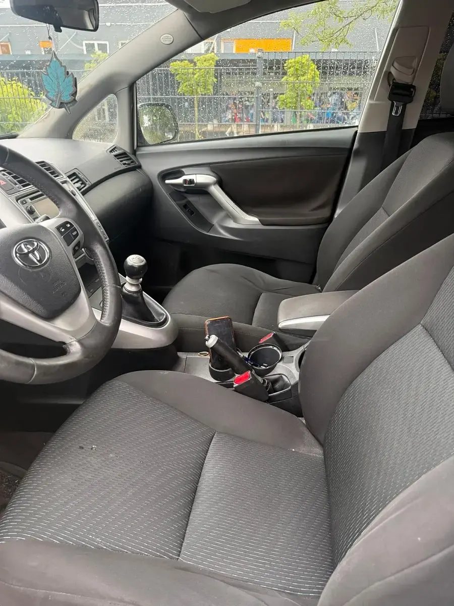 Gebraucht Toyota Verso 126 PS (92 kW) 2012 Weiß Van / Kleinbus