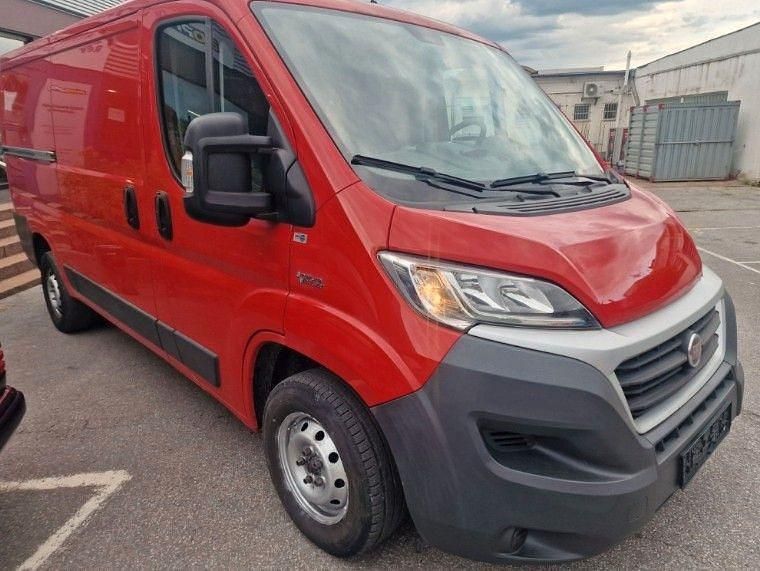 Gebraucht Fiat Ducato 136 PS (100 kW) 2016 Rot Van