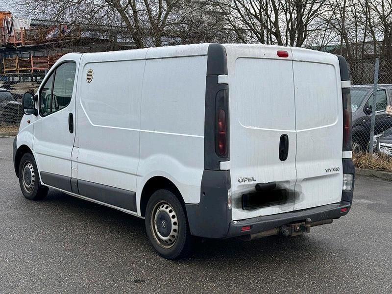 Gebraucht Opel Vivaro 82 PS (60 kW) 2006 Weiß Van / Kleinbus