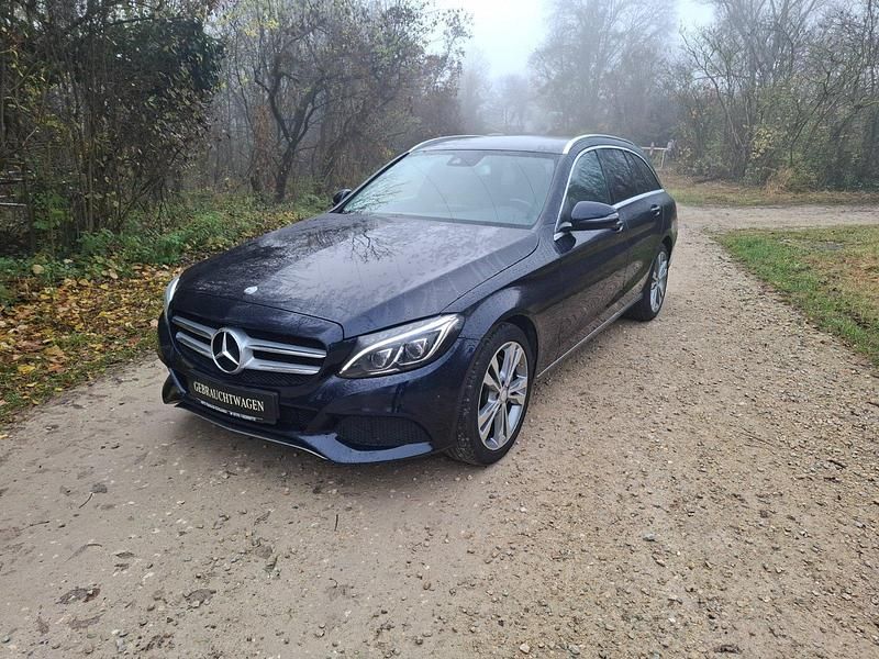 Blau Gebraucht 2015 Mercedes C250 Kombi | 14.350 € (Guter Preis) - Bild 1/4