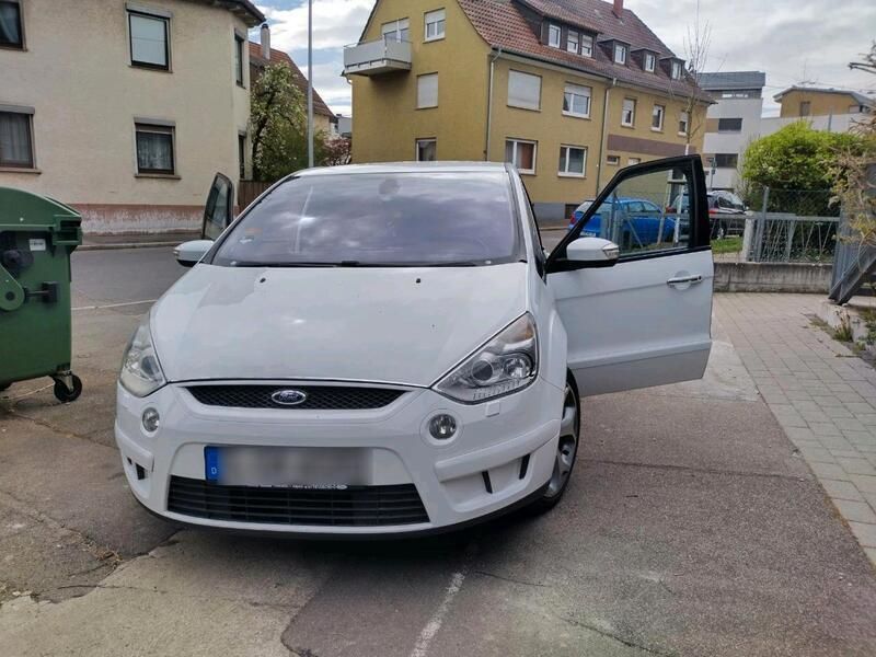 Weiß Gebraucht 2009 Ford S-MAX S Van / Kleinbus | 6.000 € (Teuer) - Bild 1/4