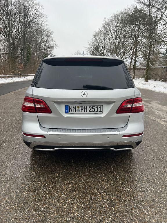 Gebraucht Mercedes ML350 258 PS (189 kW) 2012 Silber SUV