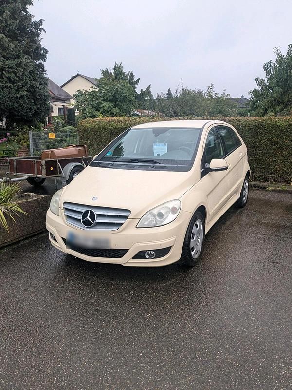 Beige Gebraucht 2008 Mercedes B170 Van / Kleinbus | 1.800 € - Bild 1/4