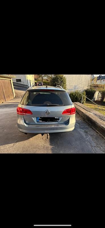 Gebraucht VW Passat 105 PS (77 kW) 2012 Andere farben Kombi